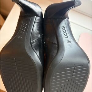 Ecco Black Leather Heeled Footwear